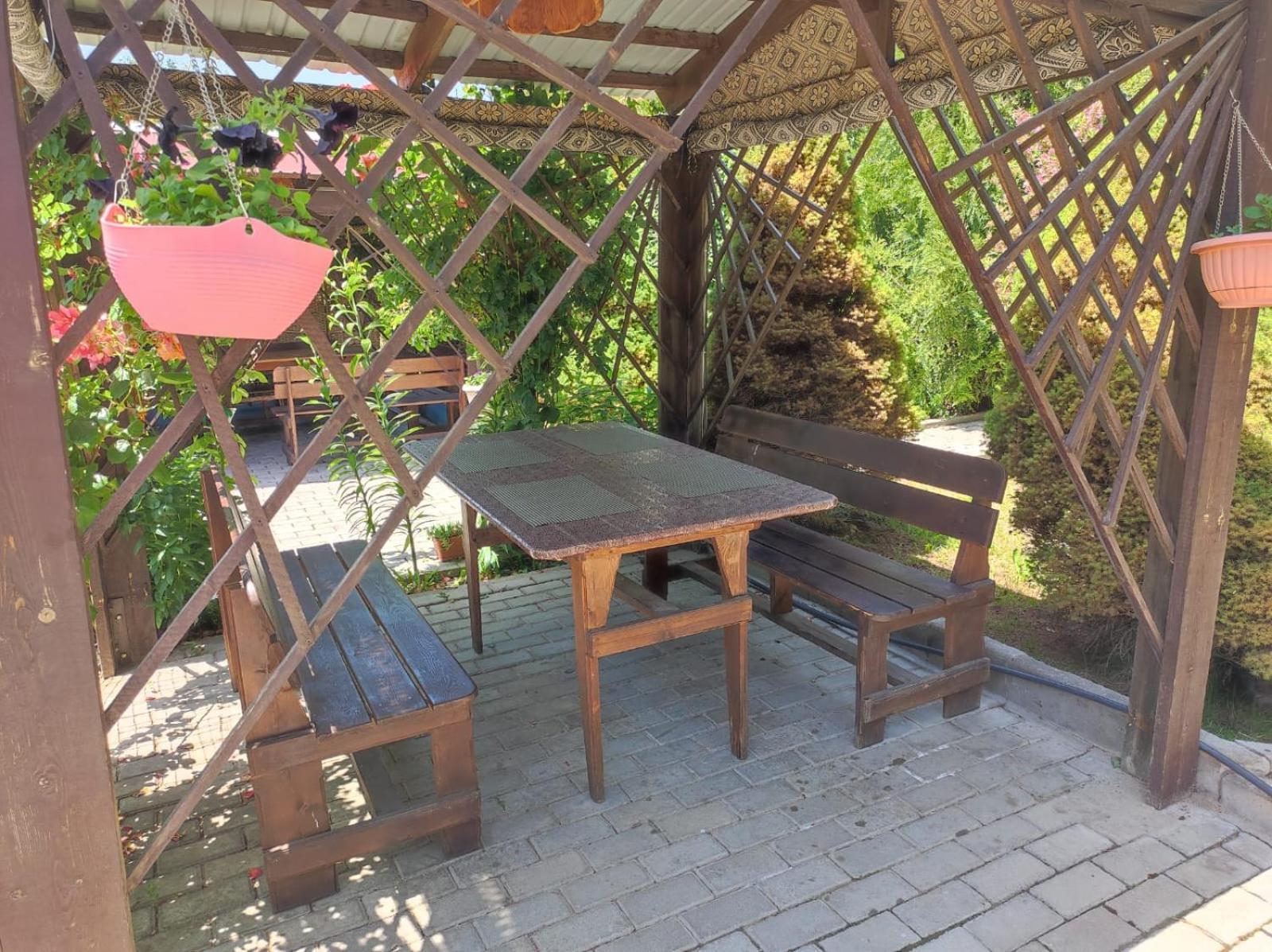 В Гостях На Иссык-Куле Hotel Cholpon-Ata Ngoại thất bức ảnh